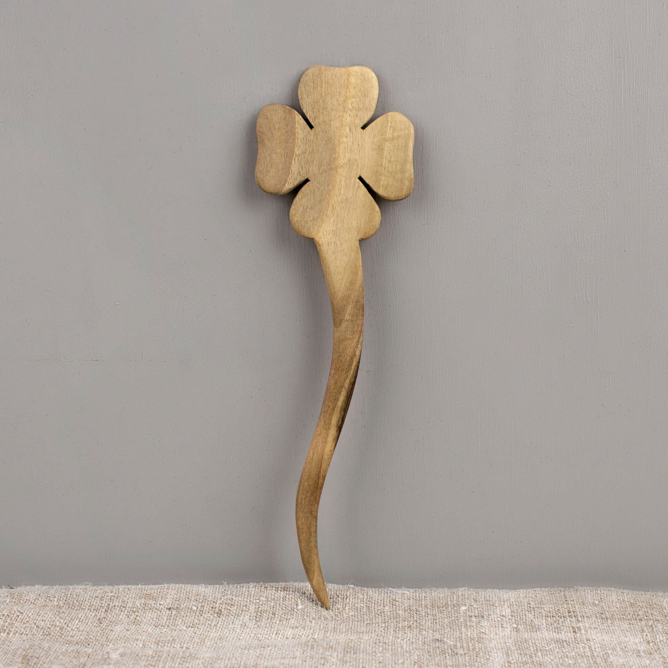 Wooden‌ ‌Hair‌ ‌Stick Quatrefoil